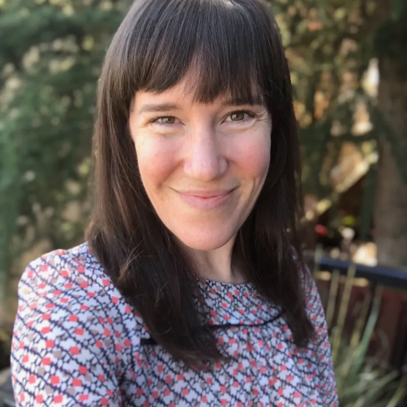 Amy Sorensen: Nail Baths vs Nail Soaks
